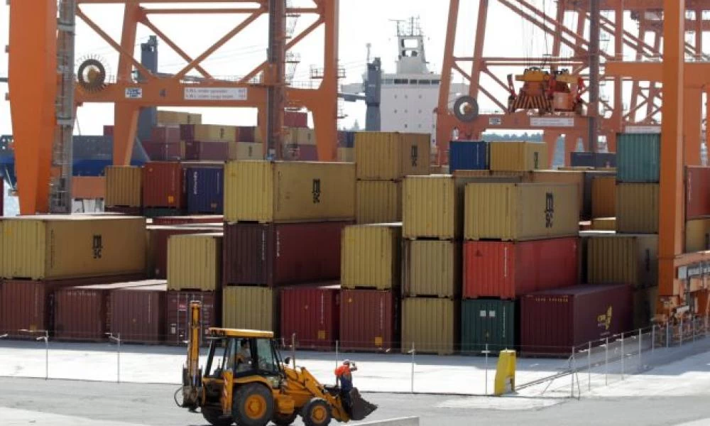 Αύξηση 33,8% στο έλλειμμα του εμπορικού ισοζυγίου το 2021